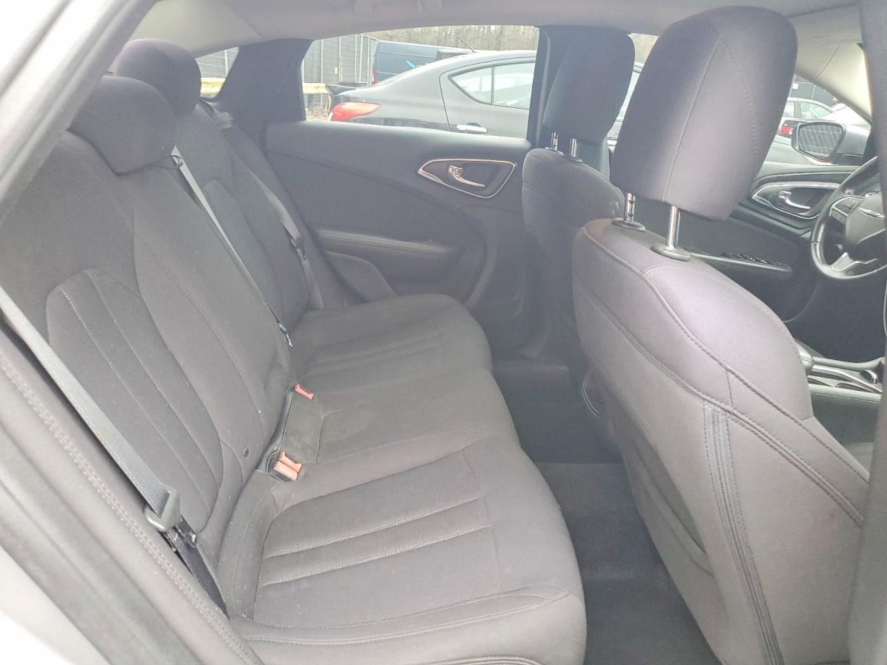 2015 CHRYSLER 200