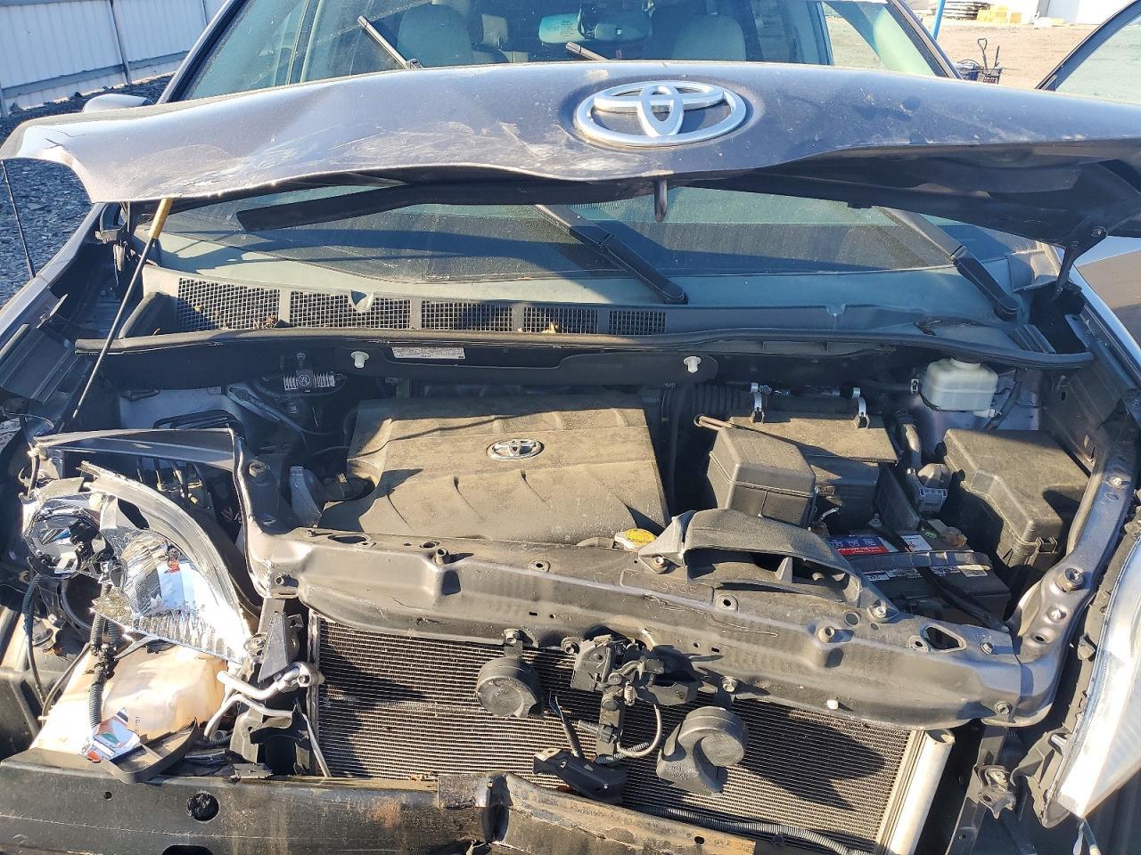 2012 TOYOTA SIENNA
