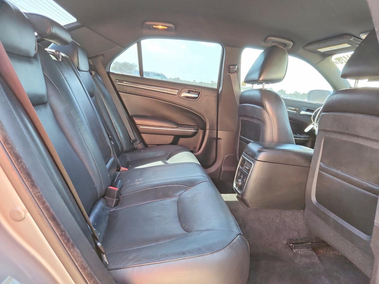 2011 CHRYSLER 300