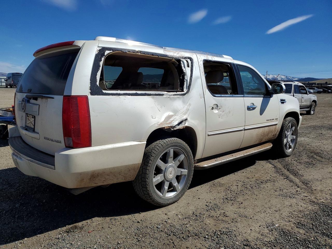 2011 CADILLAC Escalade ESV