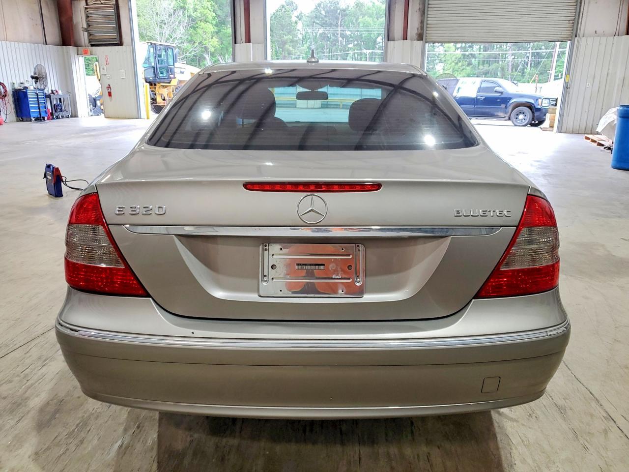 2009 MERCEDES-BENZ E-Class