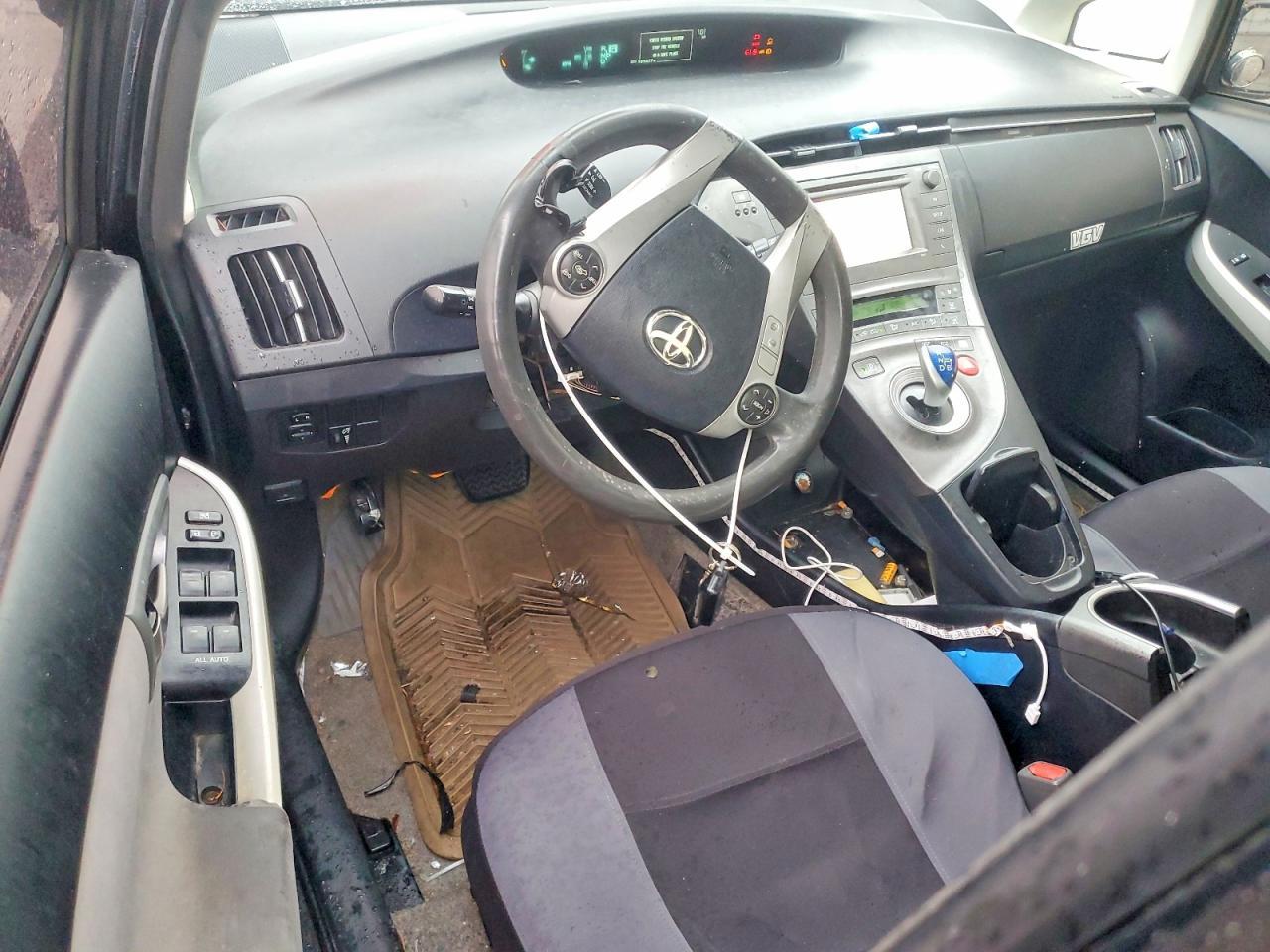 2015 TOYOTA PRIUS