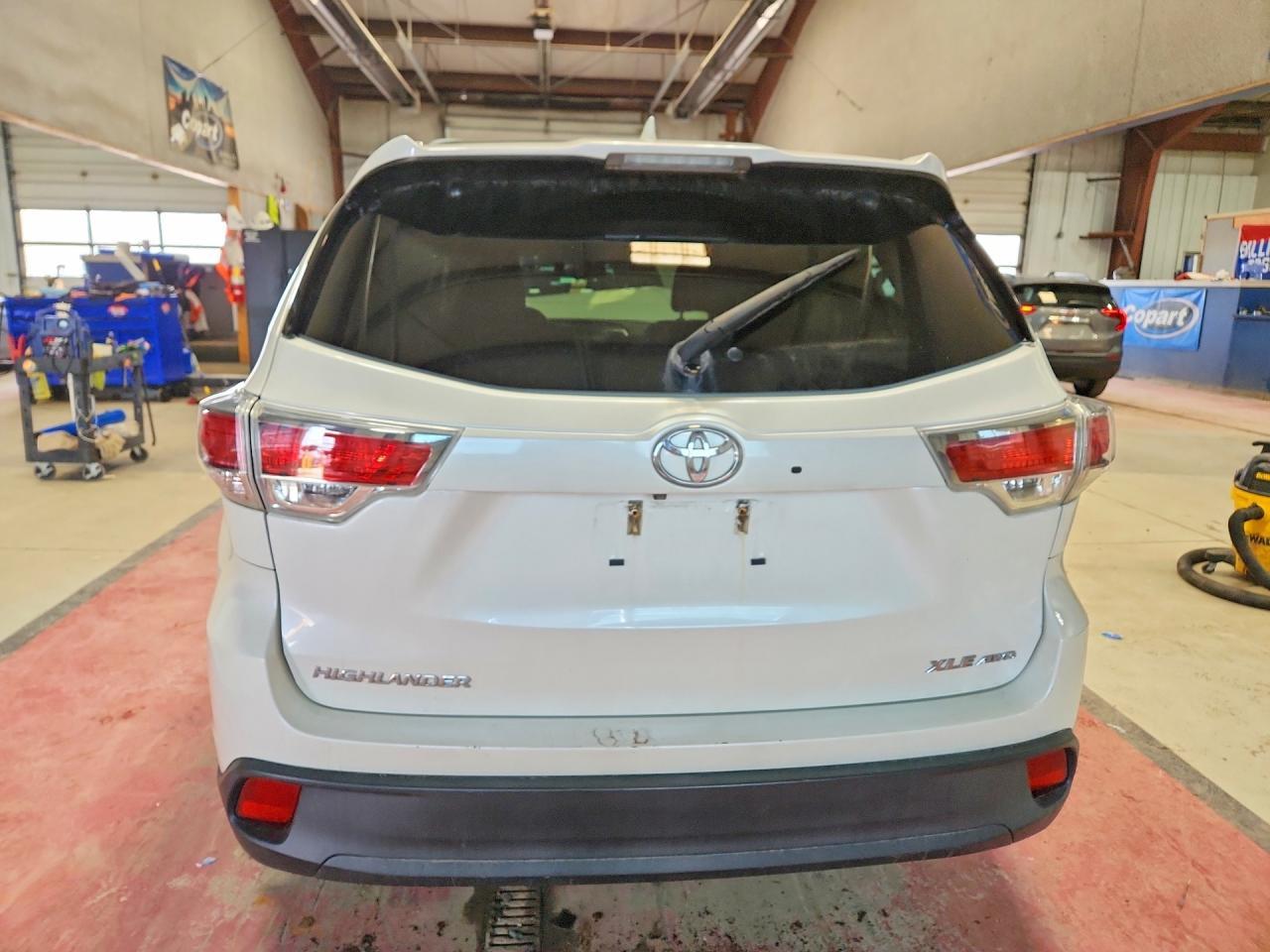 2016 TOYOTA HIGHLANDER
