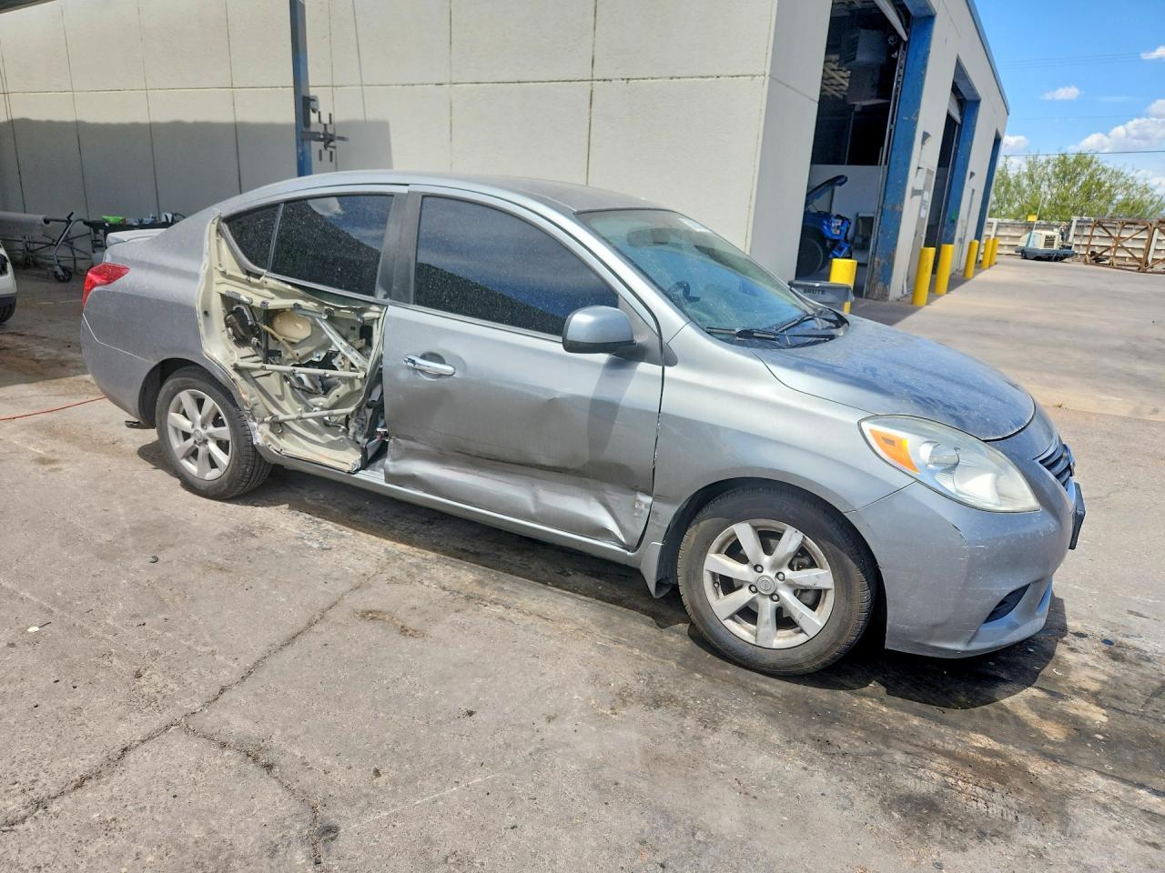 2014 NISSAN VERSA