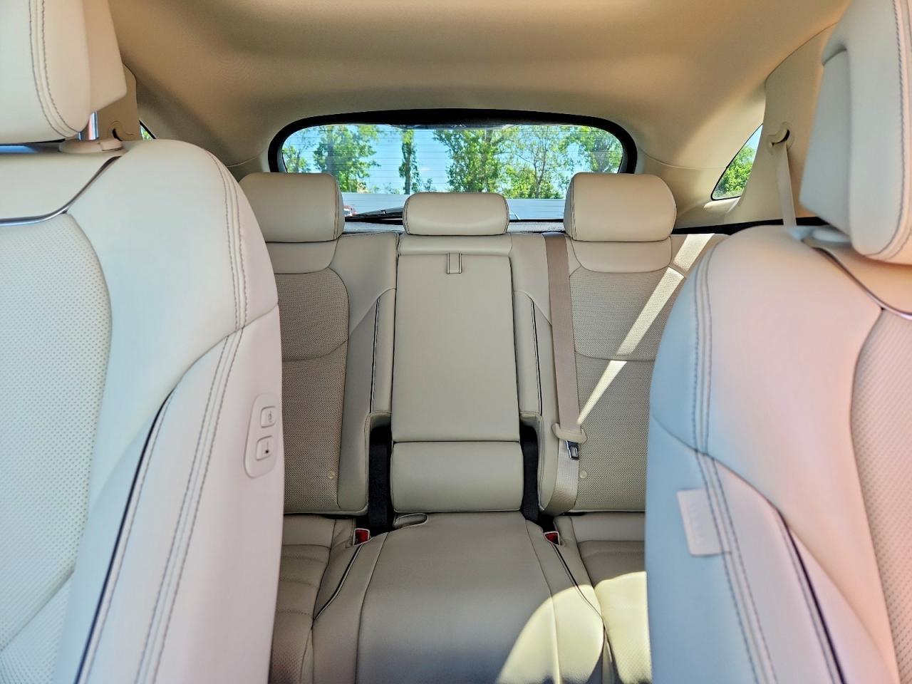2023 GENESIS GV70