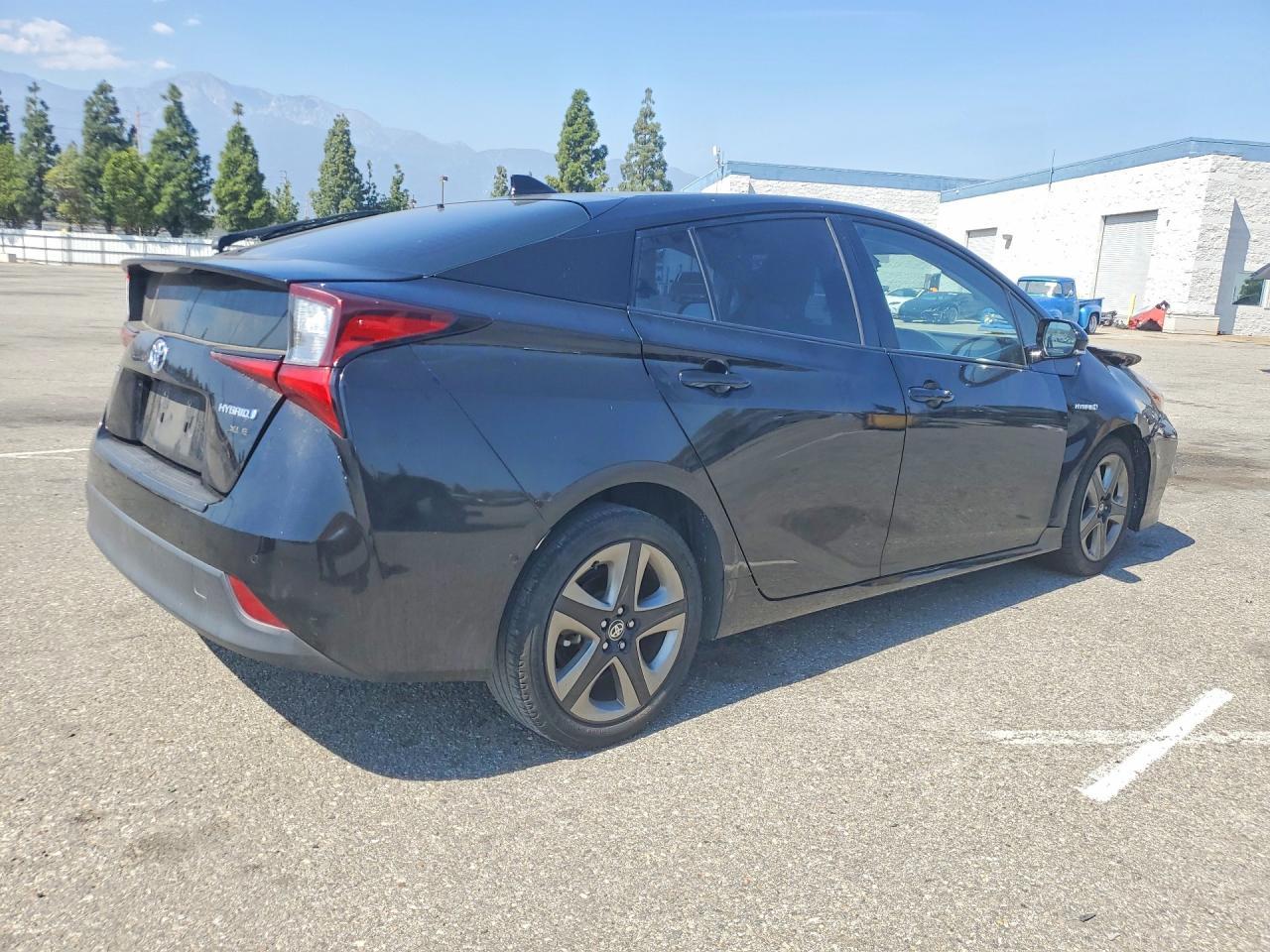 2019 TOYOTA PRIUS