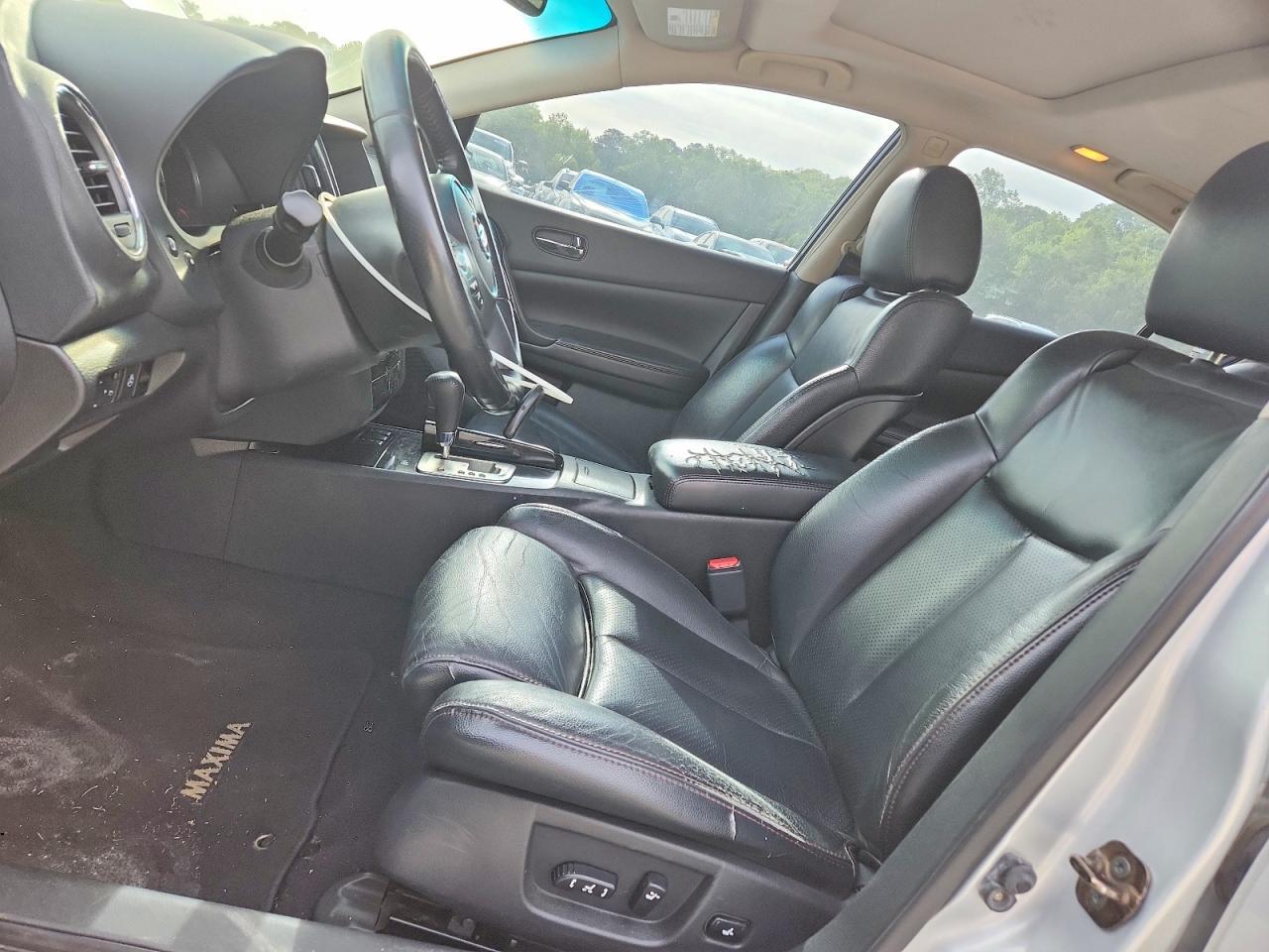 2010 NISSAN Maxima