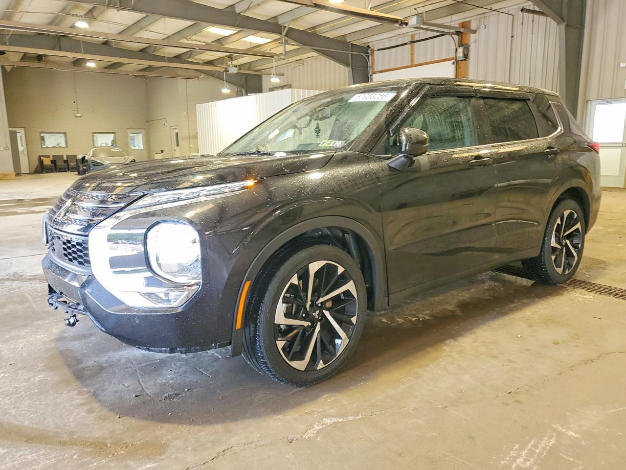 2023 MITSUBISHI outlander