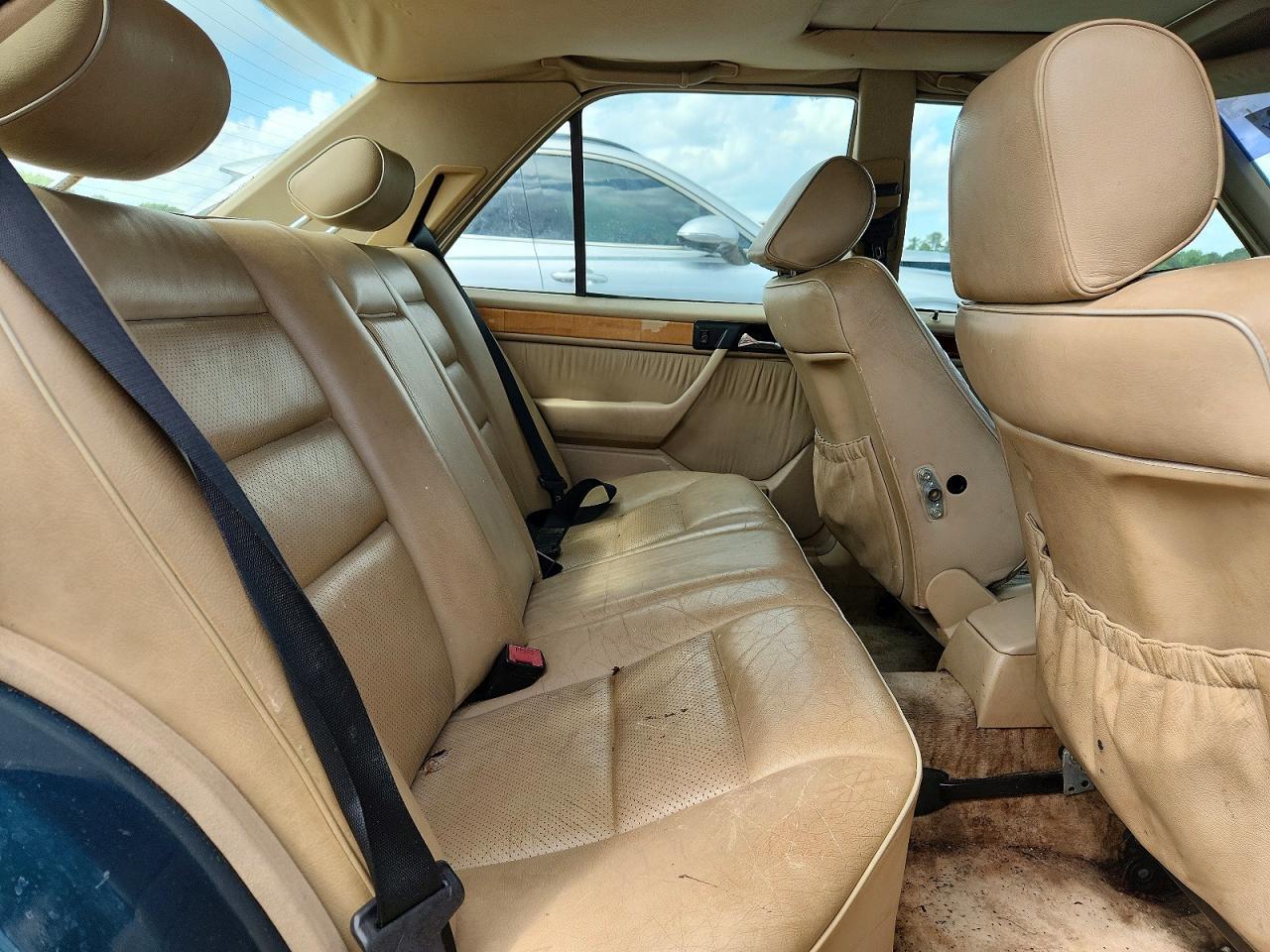 1995 MERCEDES-BENZ E-Class