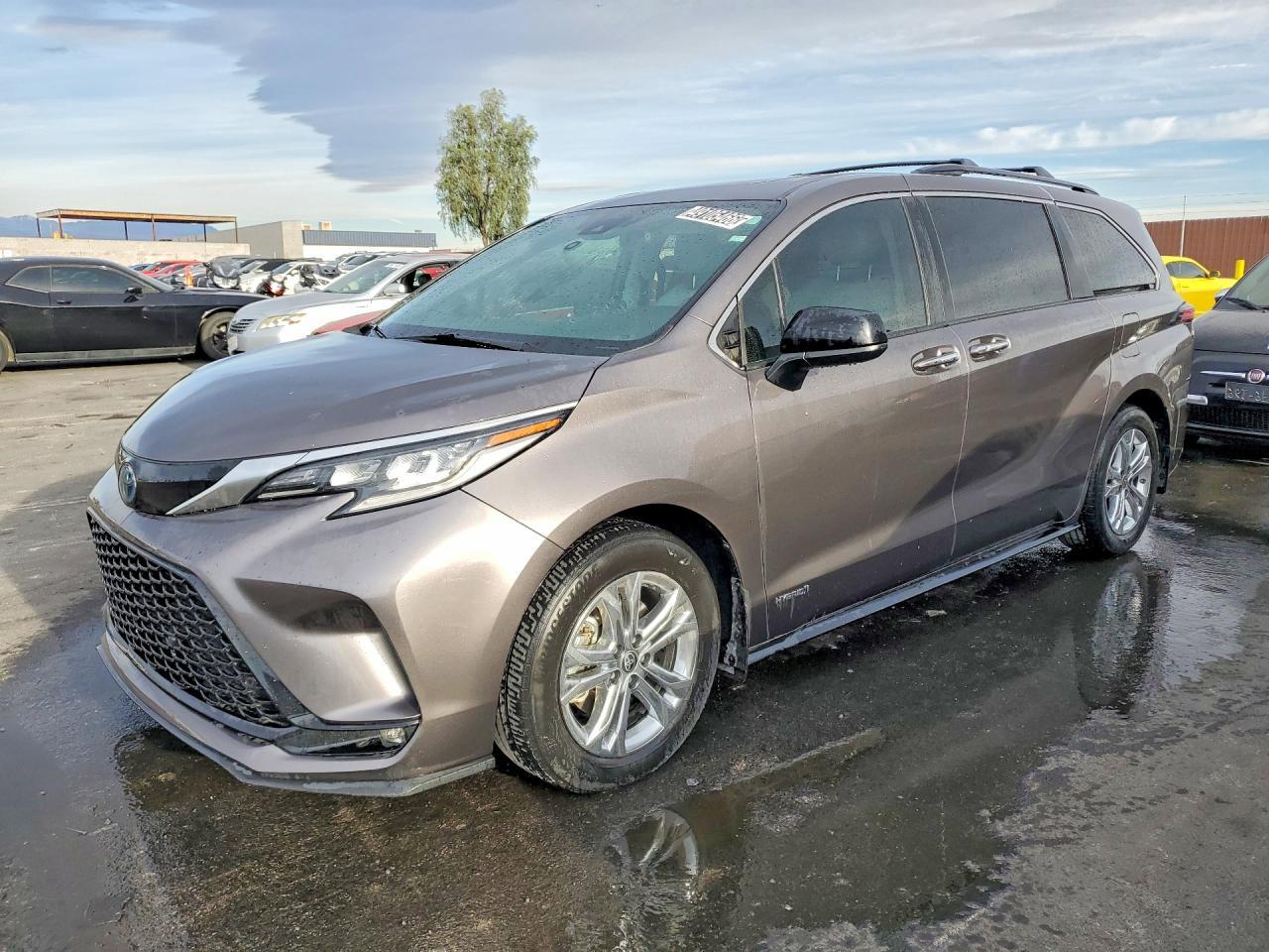 2021 TOYOTA SIENNA