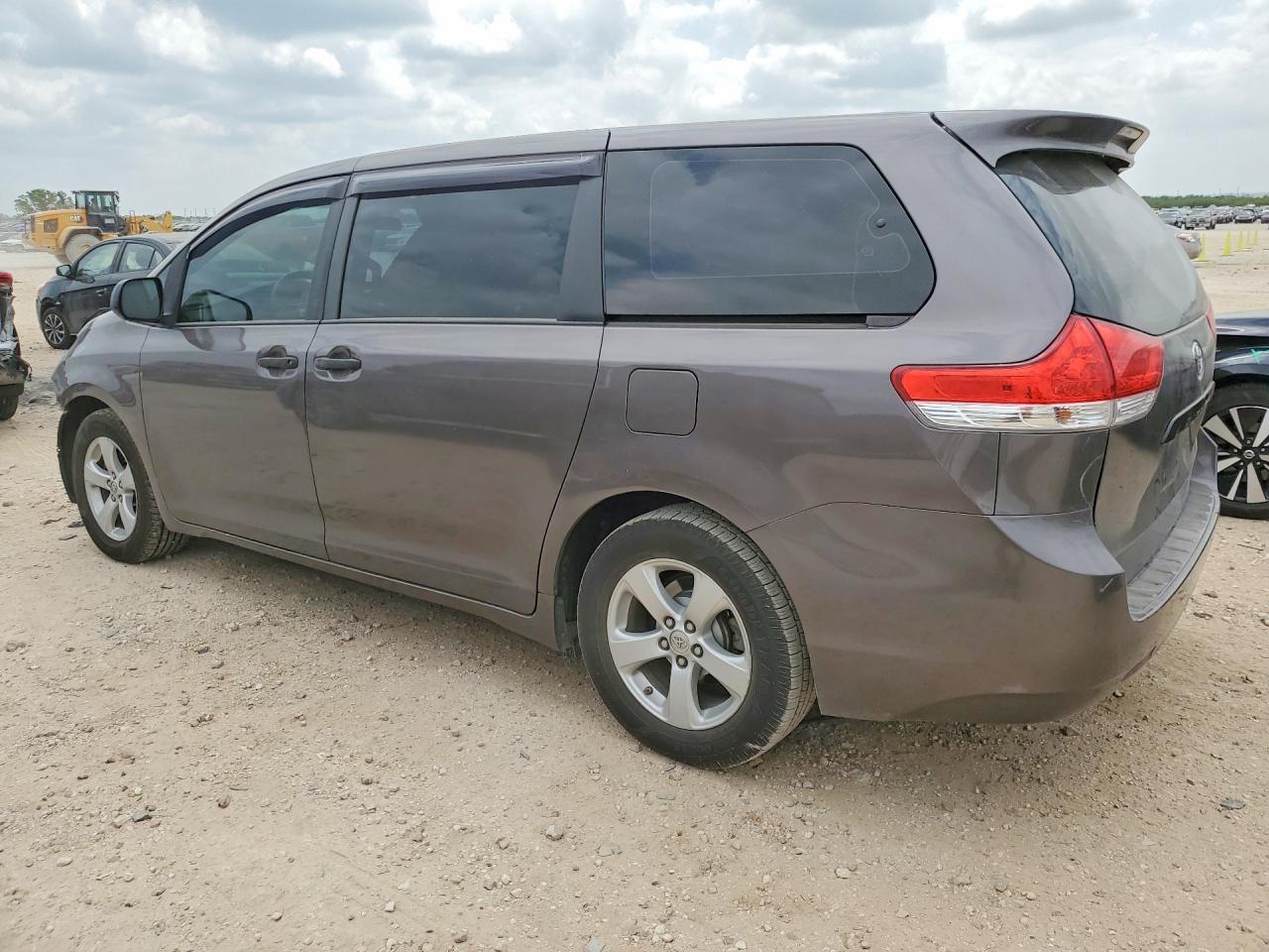 2013 TOYOTA SIENNA