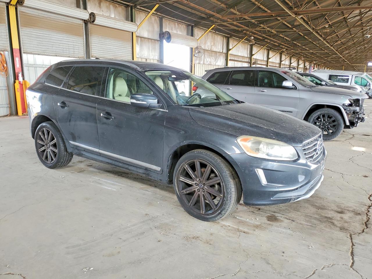 2016 VOLVO XC60