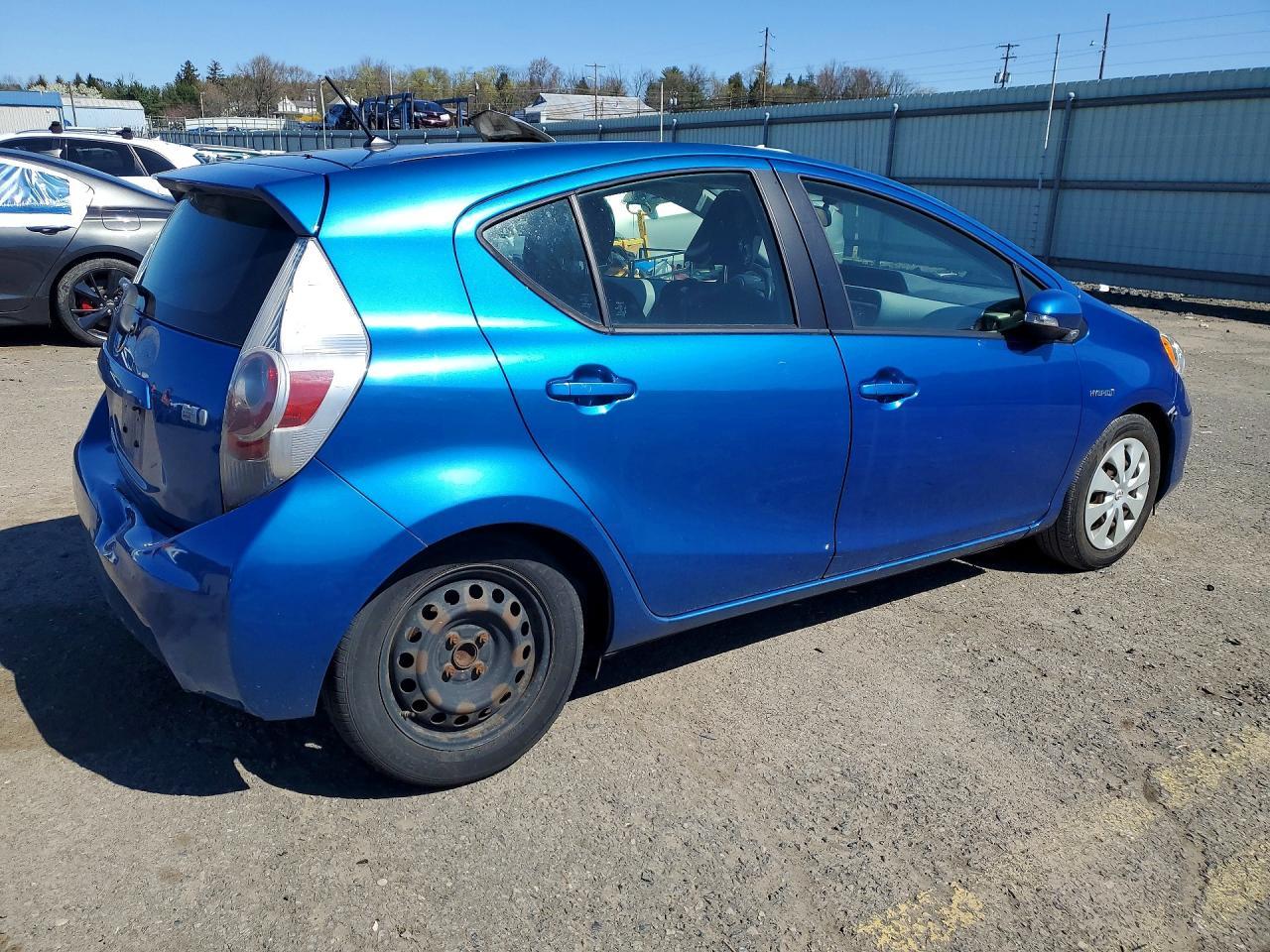 2012 TOYOTA Prius c