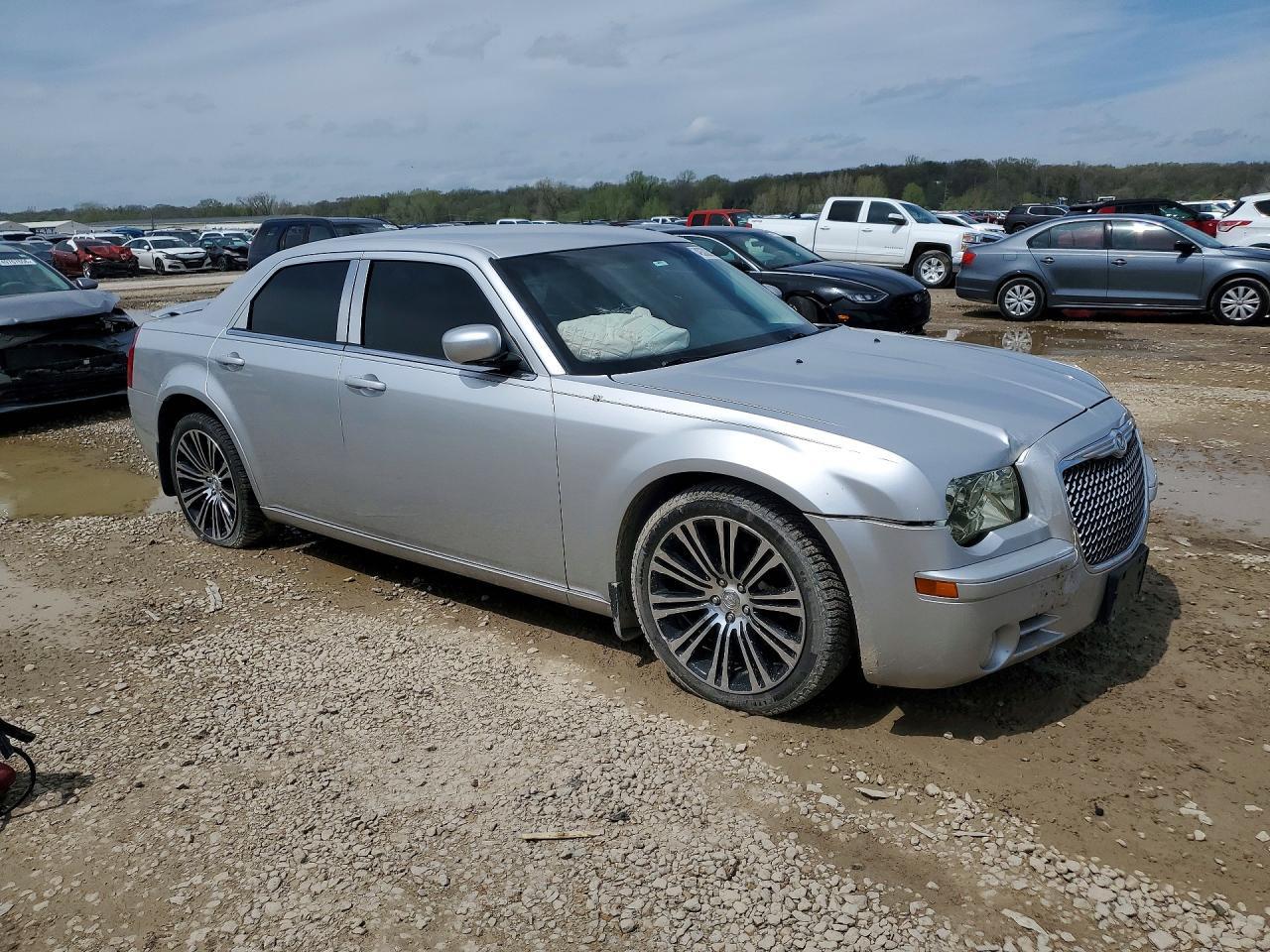 2010 CHRYSLER 300