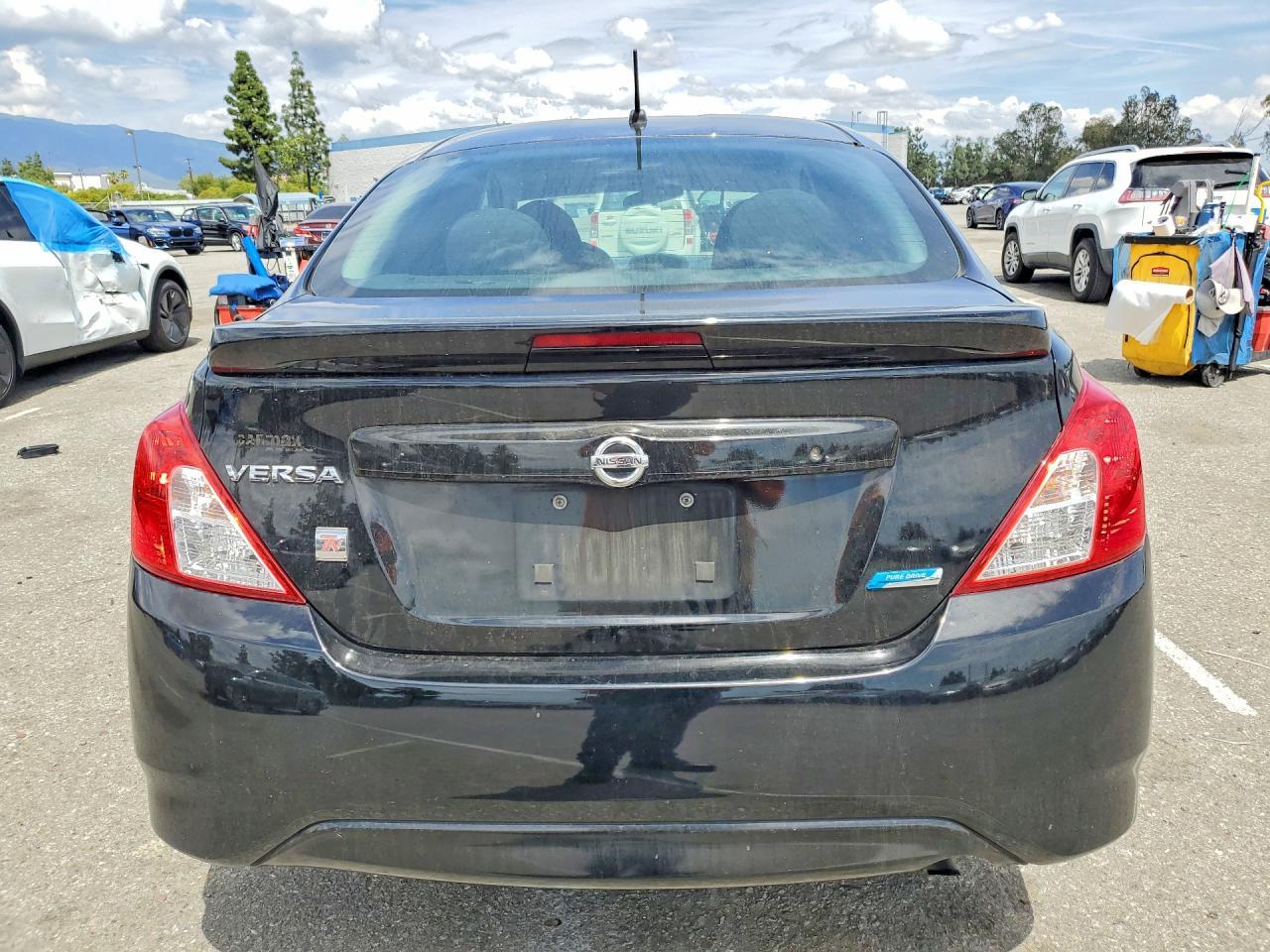 2016 NISSAN VERSA