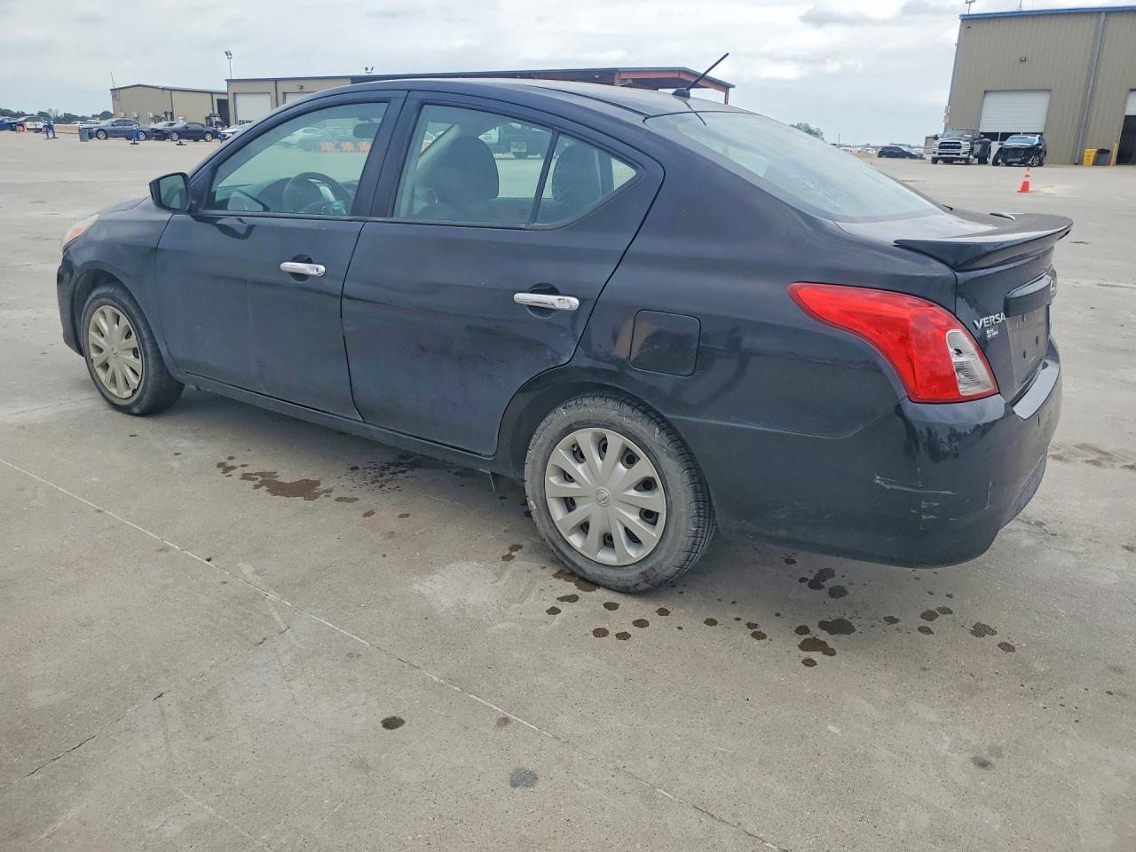 2015 NISSAN VERSA