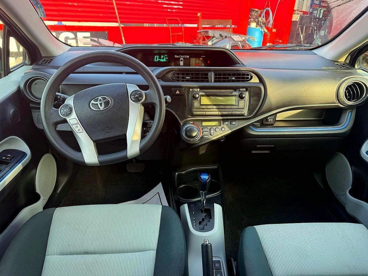 2013 TOYOTA Prius c