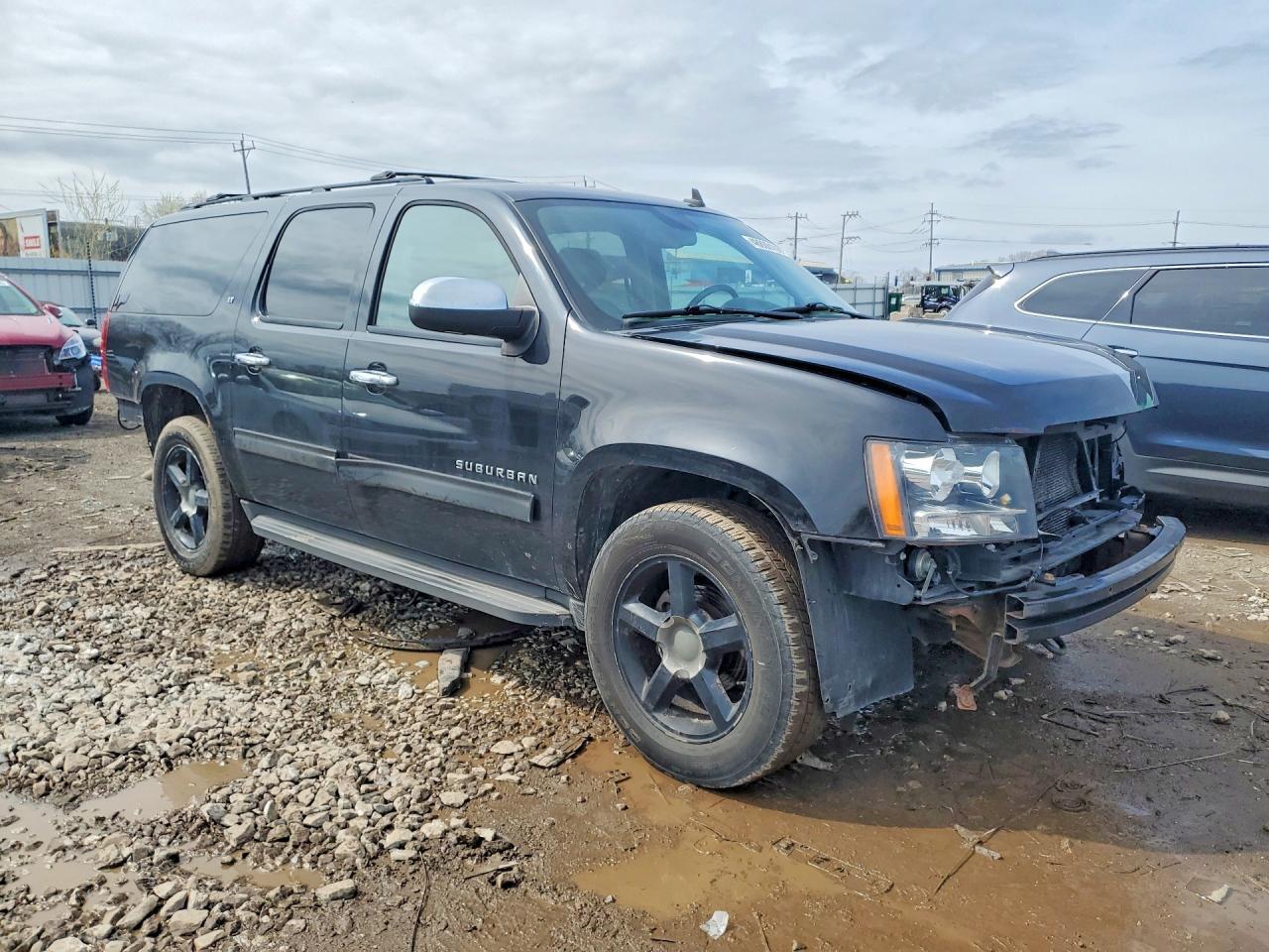 2013 CHEVROLET Suburban