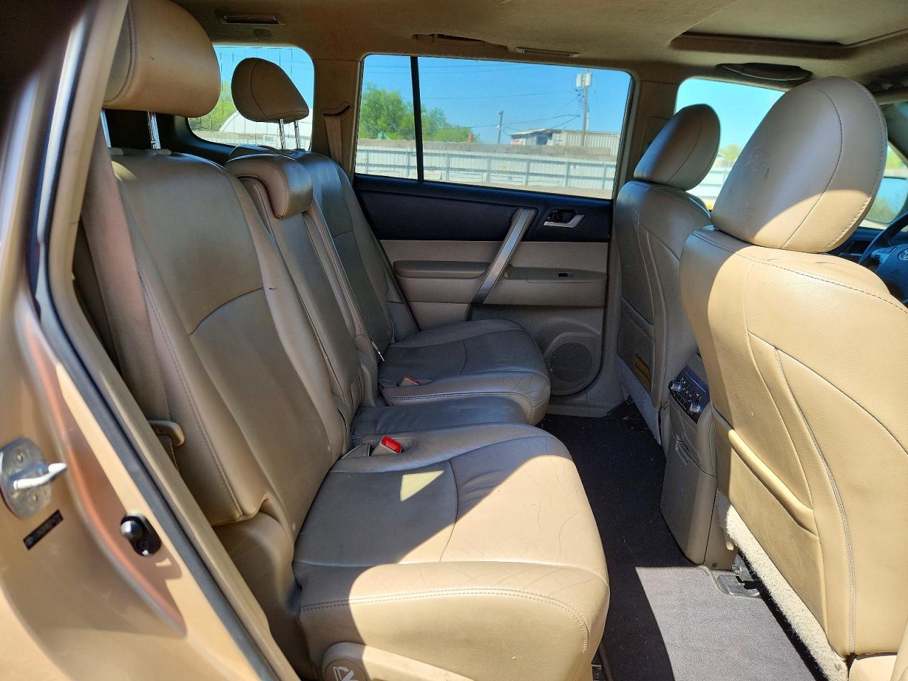 2012 TOYOTA HIGHLANDER