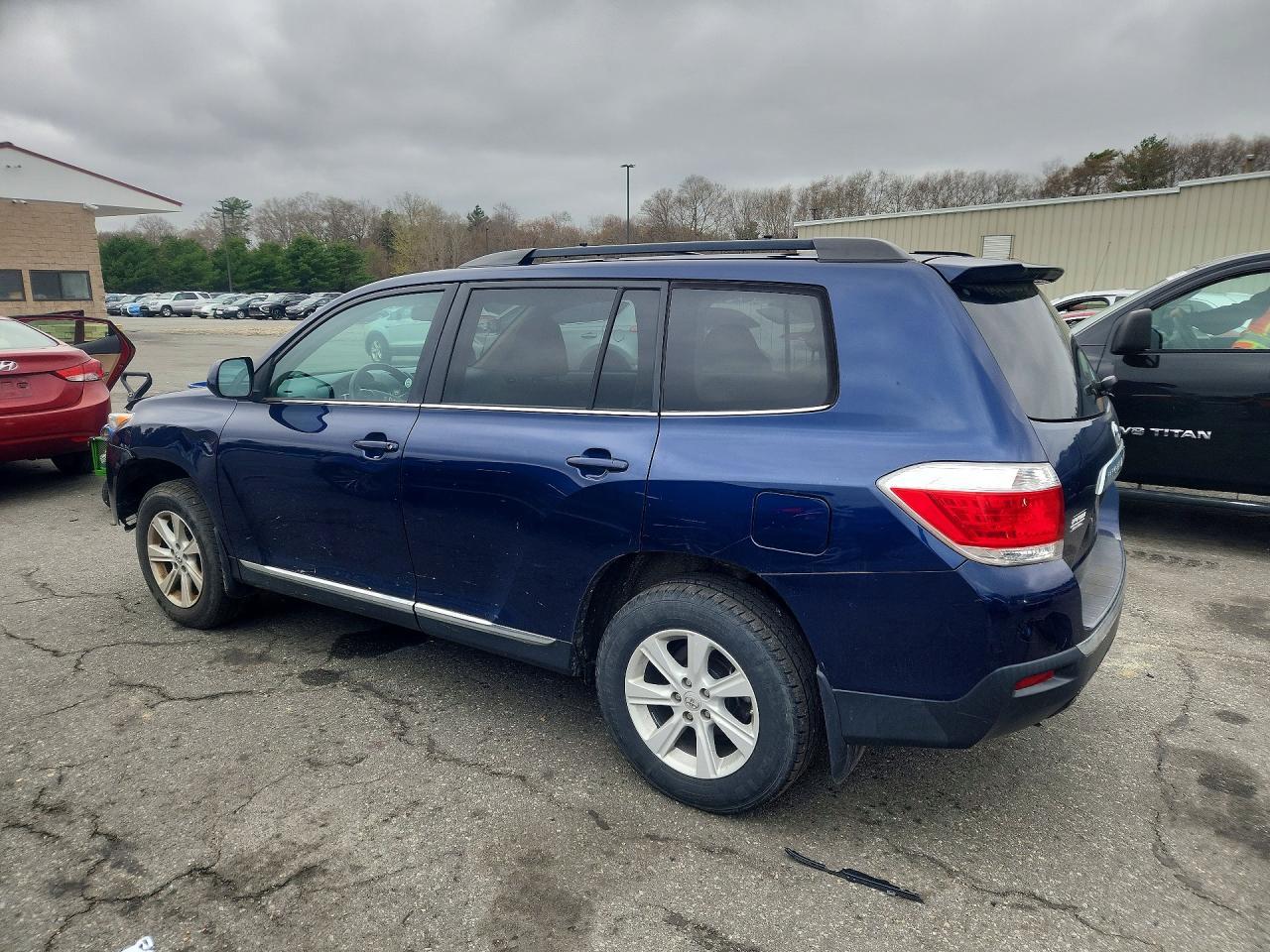2013 TOYOTA HIGHLANDER