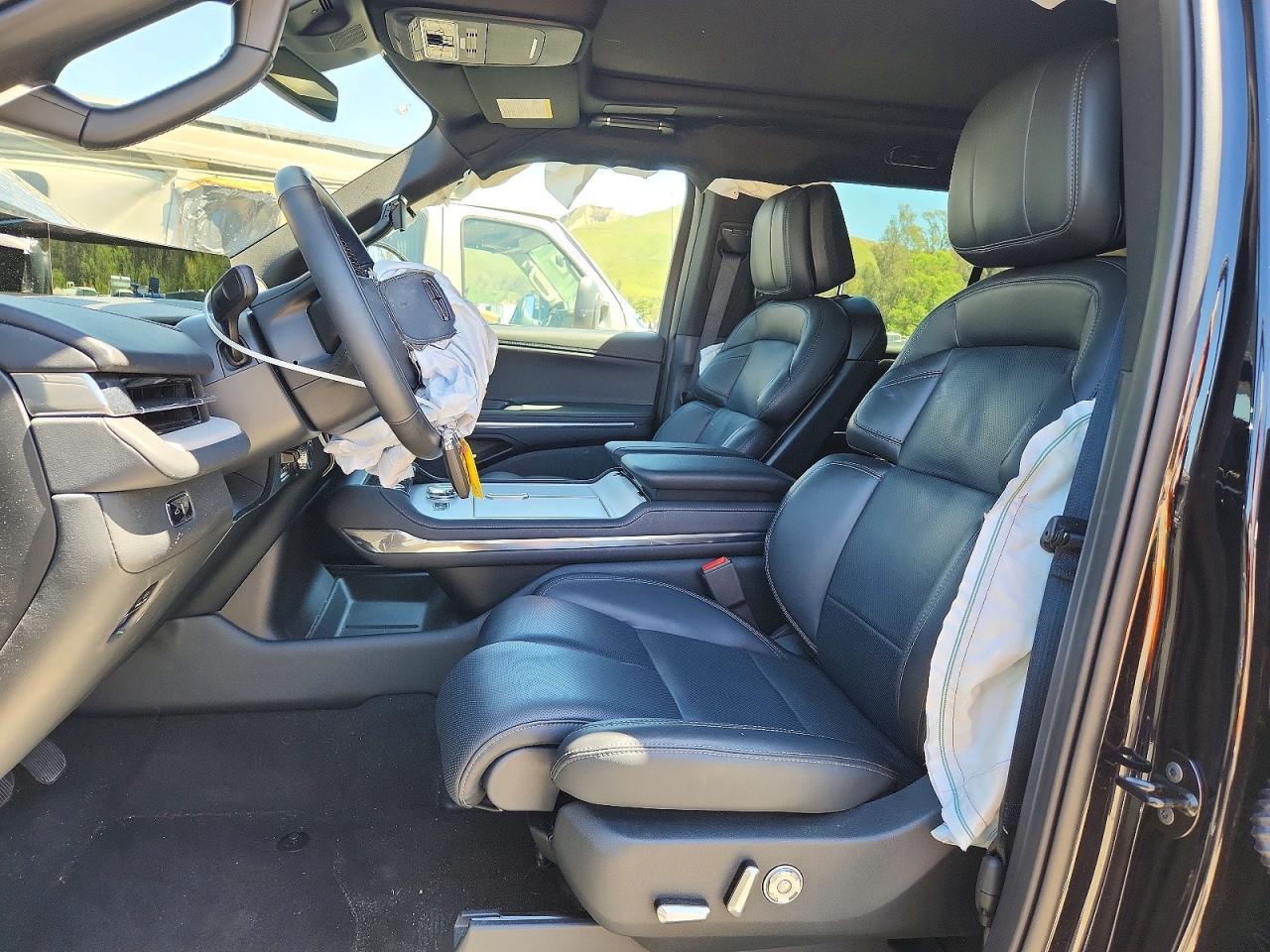 2025 LINCOLN Navigator
