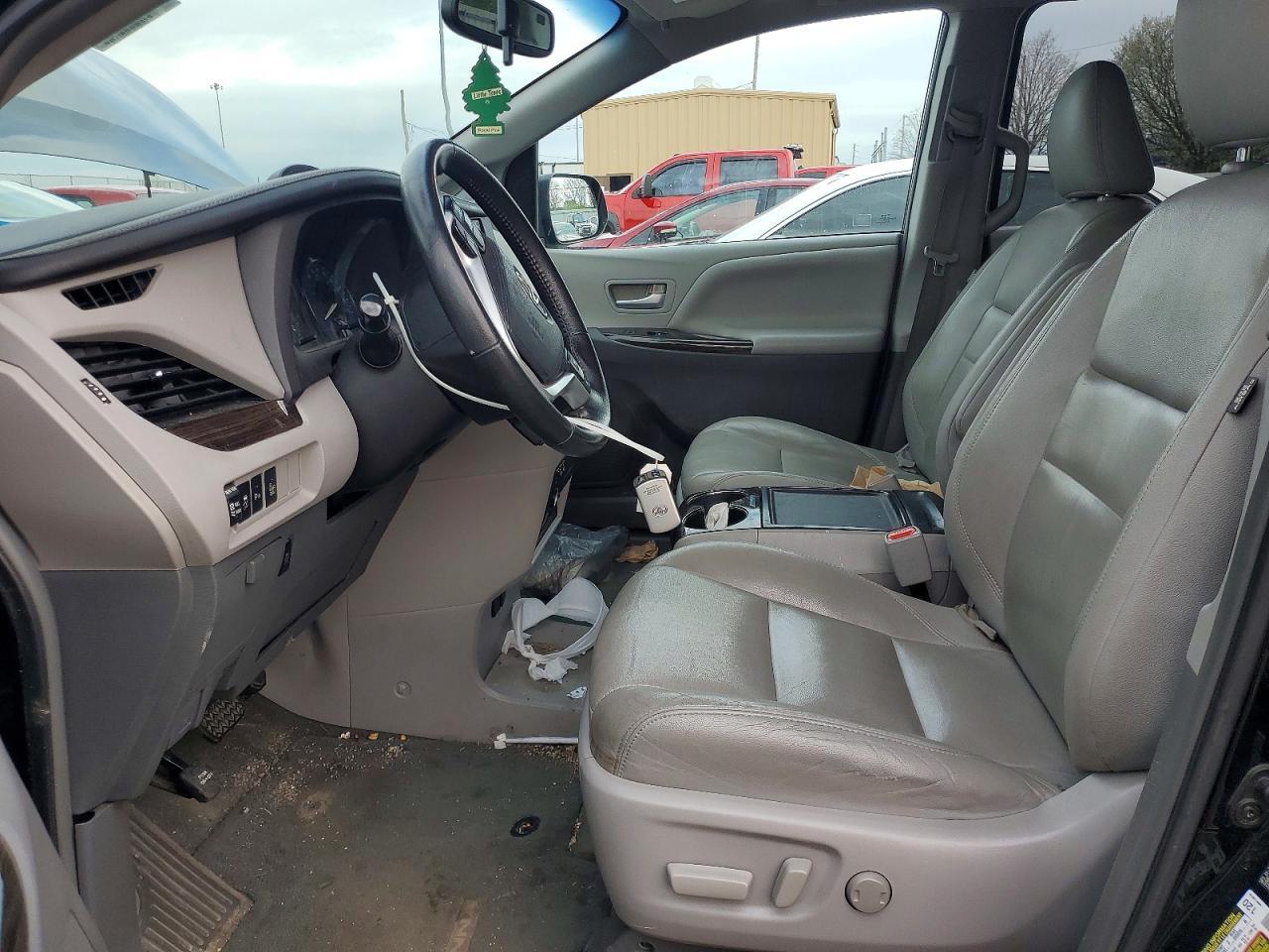 2015 TOYOTA SIENNA