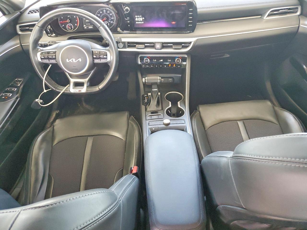 2022 KIA K5