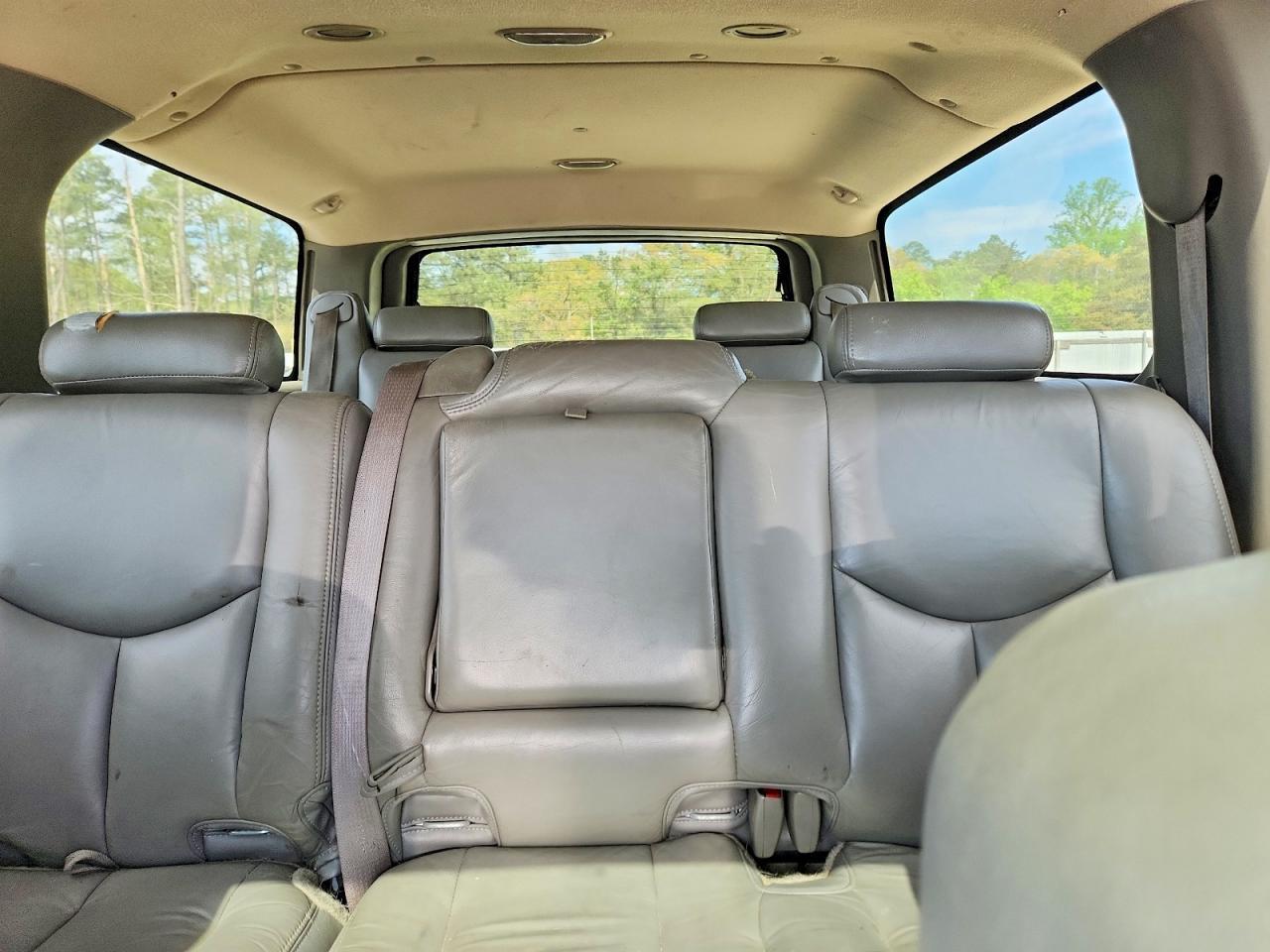 2003 CHEVROLET Suburban