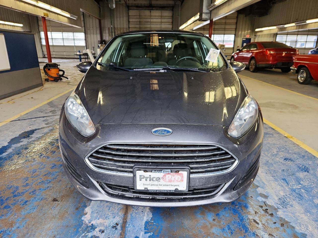 2016 FORD Fiesta