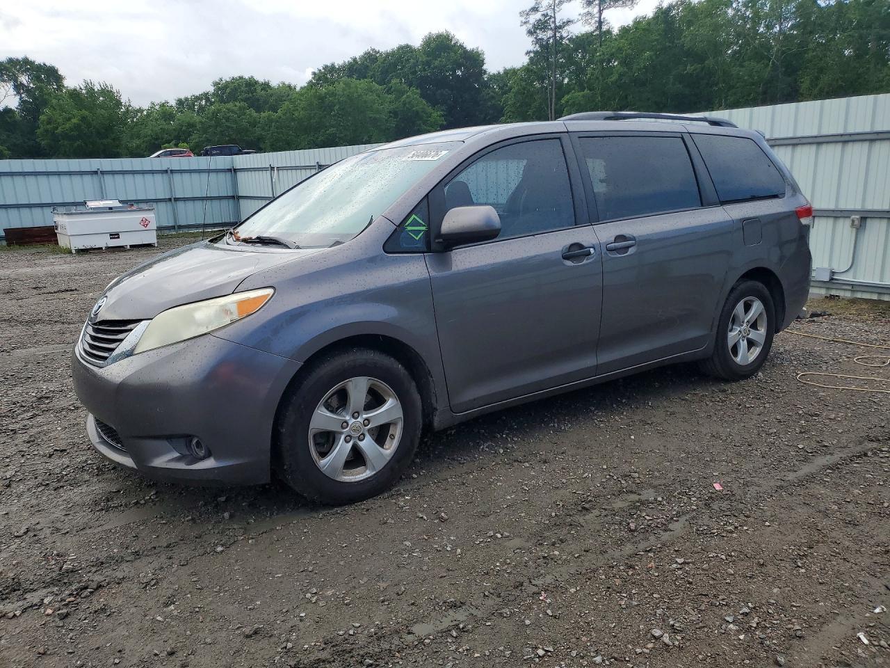 2012 TOYOTA SIENNA