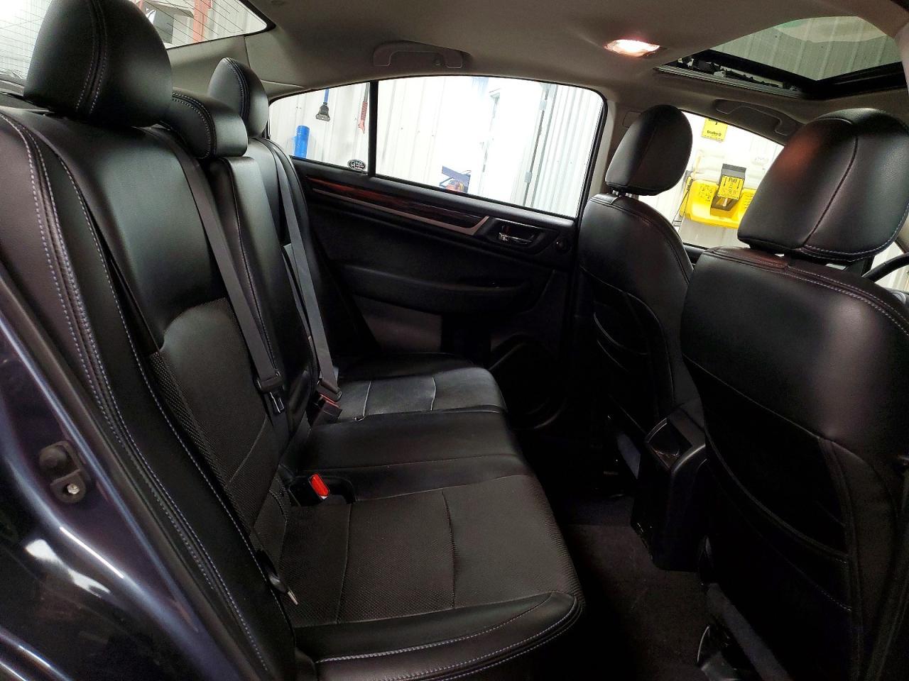 2017 SUBARU Legacy