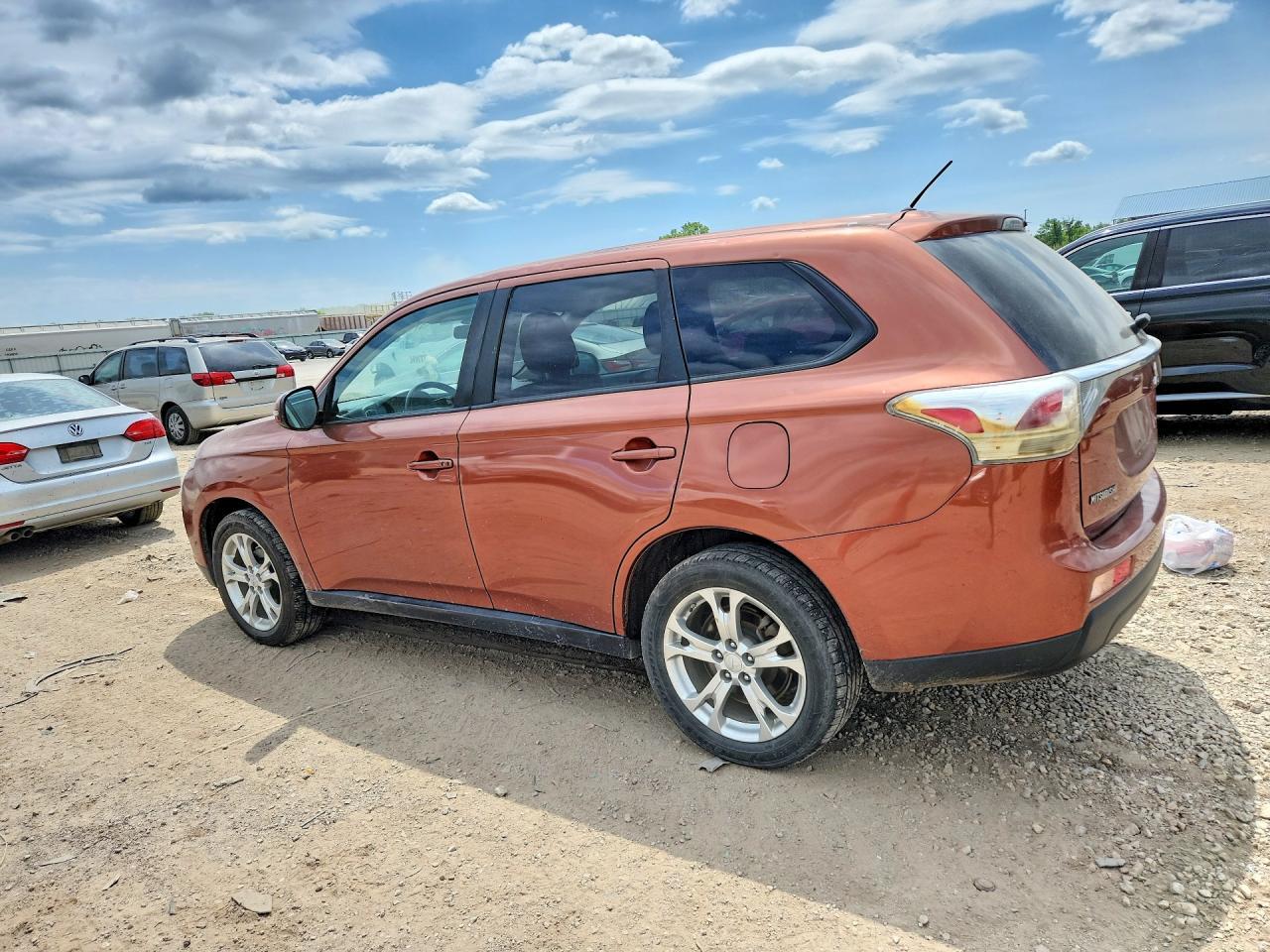 2014 MITSUBISHI outlander
