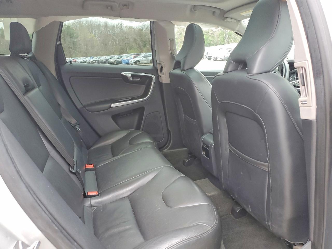 2015 VOLVO XC60