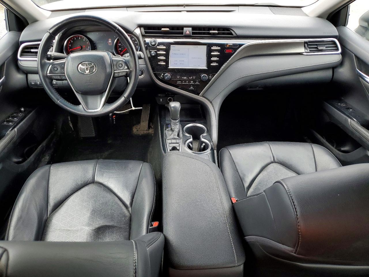 2018 TOYOTA CAMRY