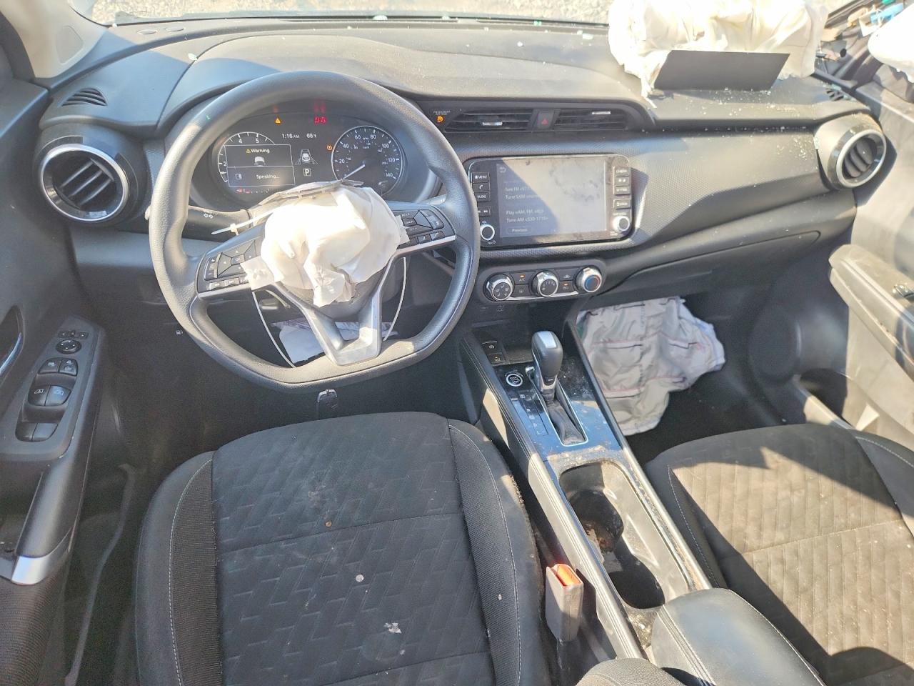 2024 NISSAN KICKS