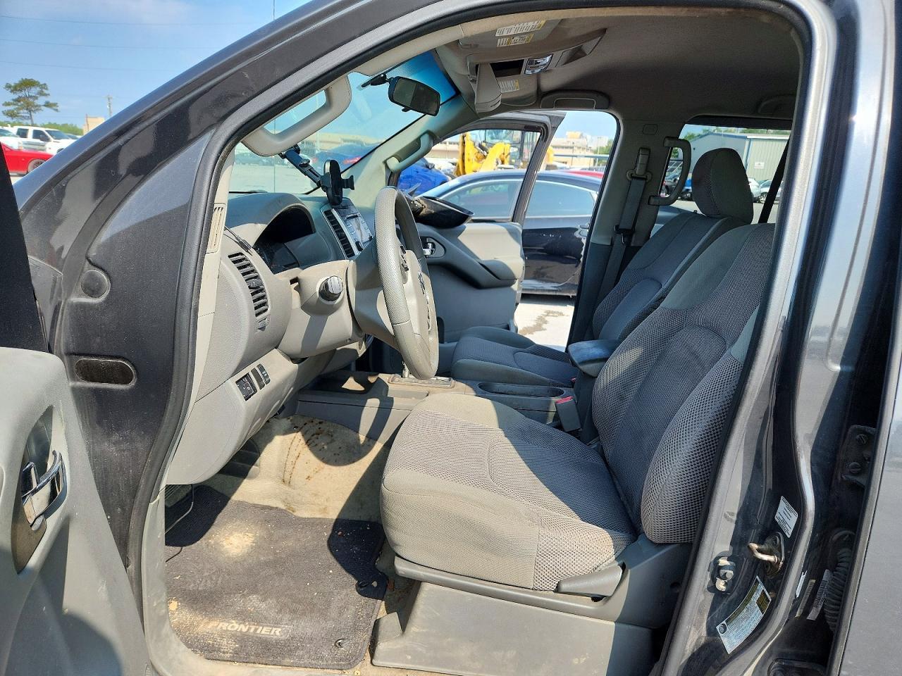 2014 NISSAN Frontier