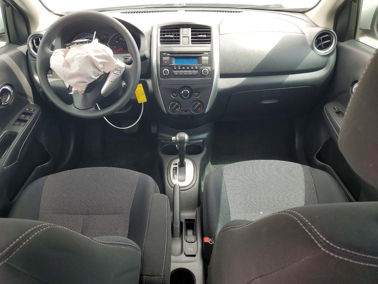 2015 NISSAN VERSA