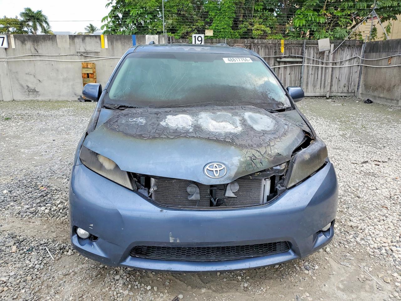 2015 TOYOTA SIENNA