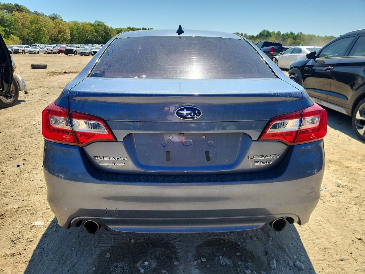 2016 SUBARU Legacy