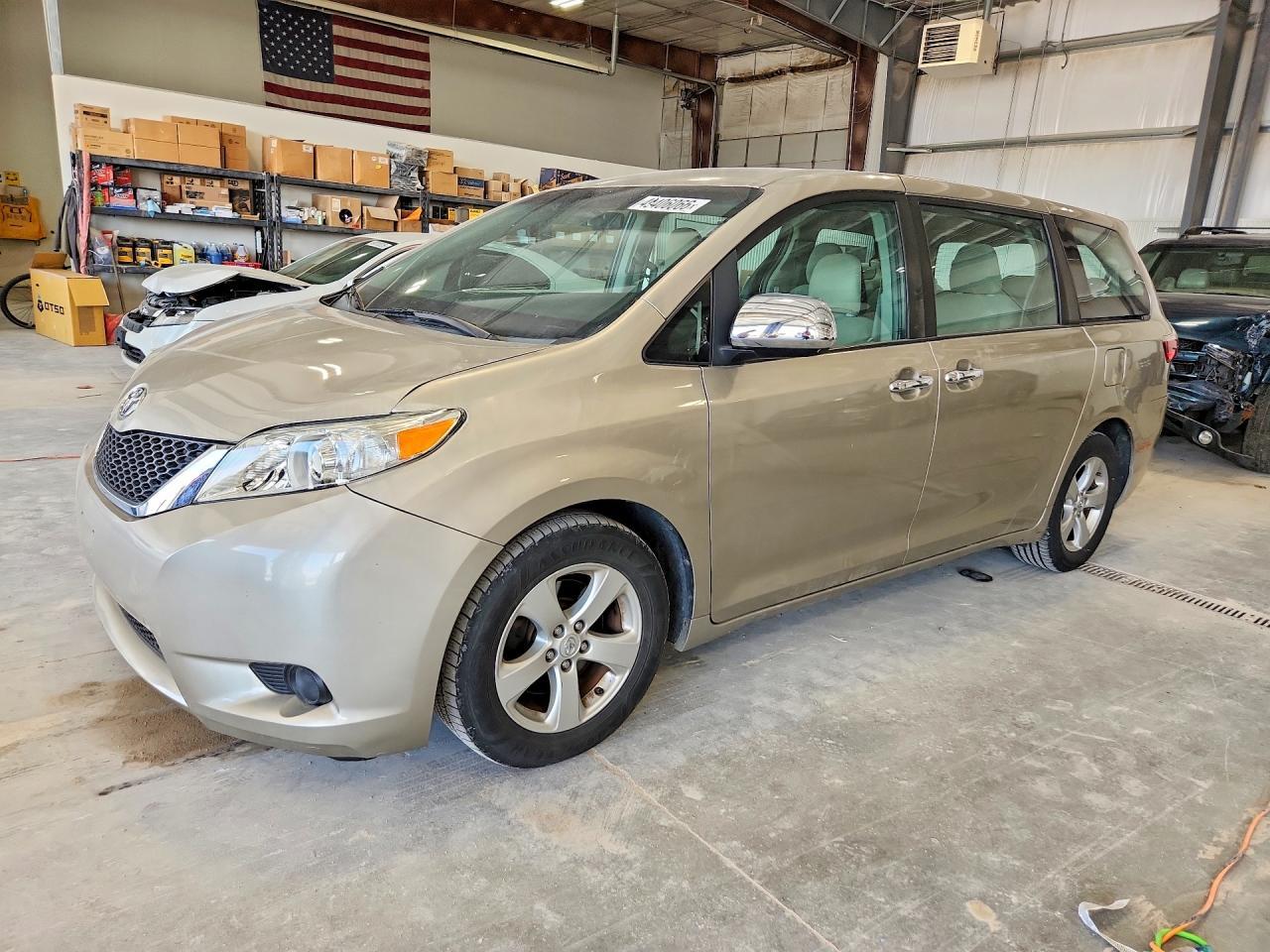 2015 TOYOTA SIENNA