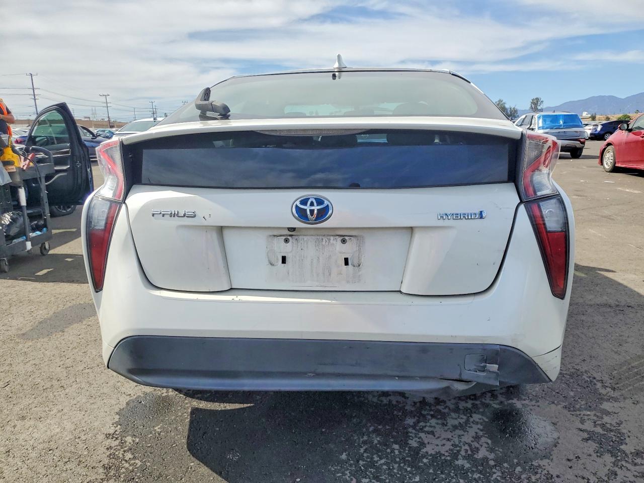 2016 TOYOTA PRIUS