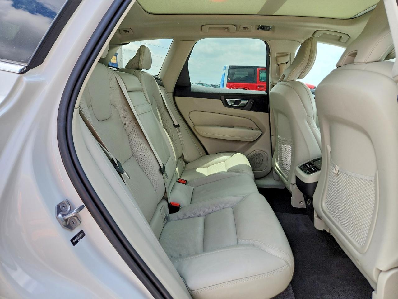 2020 VOLVO XC60