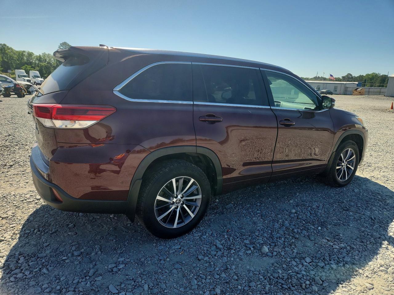 2018 TOYOTA HIGHLANDER