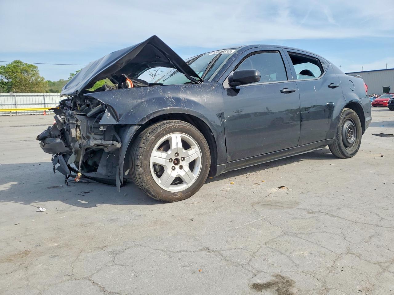 2013 DODGE Avenger
