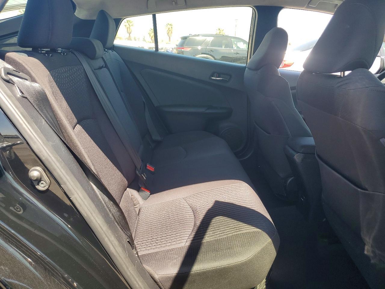 2016 TOYOTA PRIUS