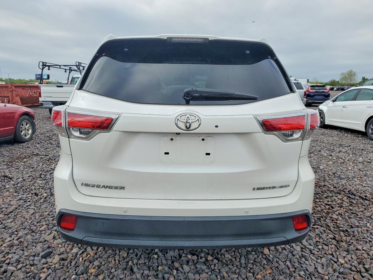 2016 TOYOTA HIGHLANDER