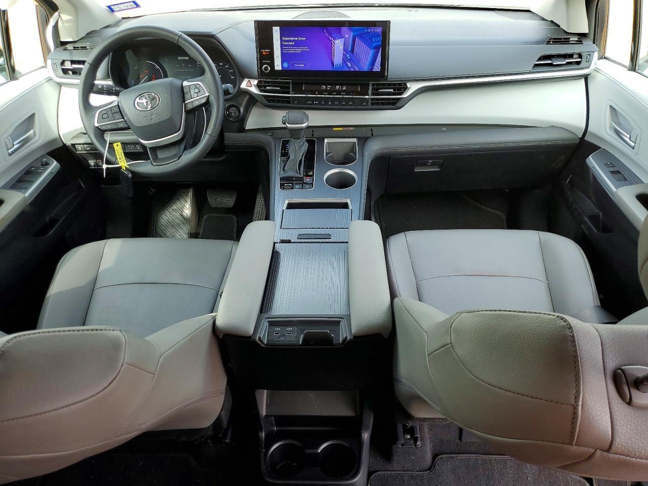 2025 TOYOTA SIENNA