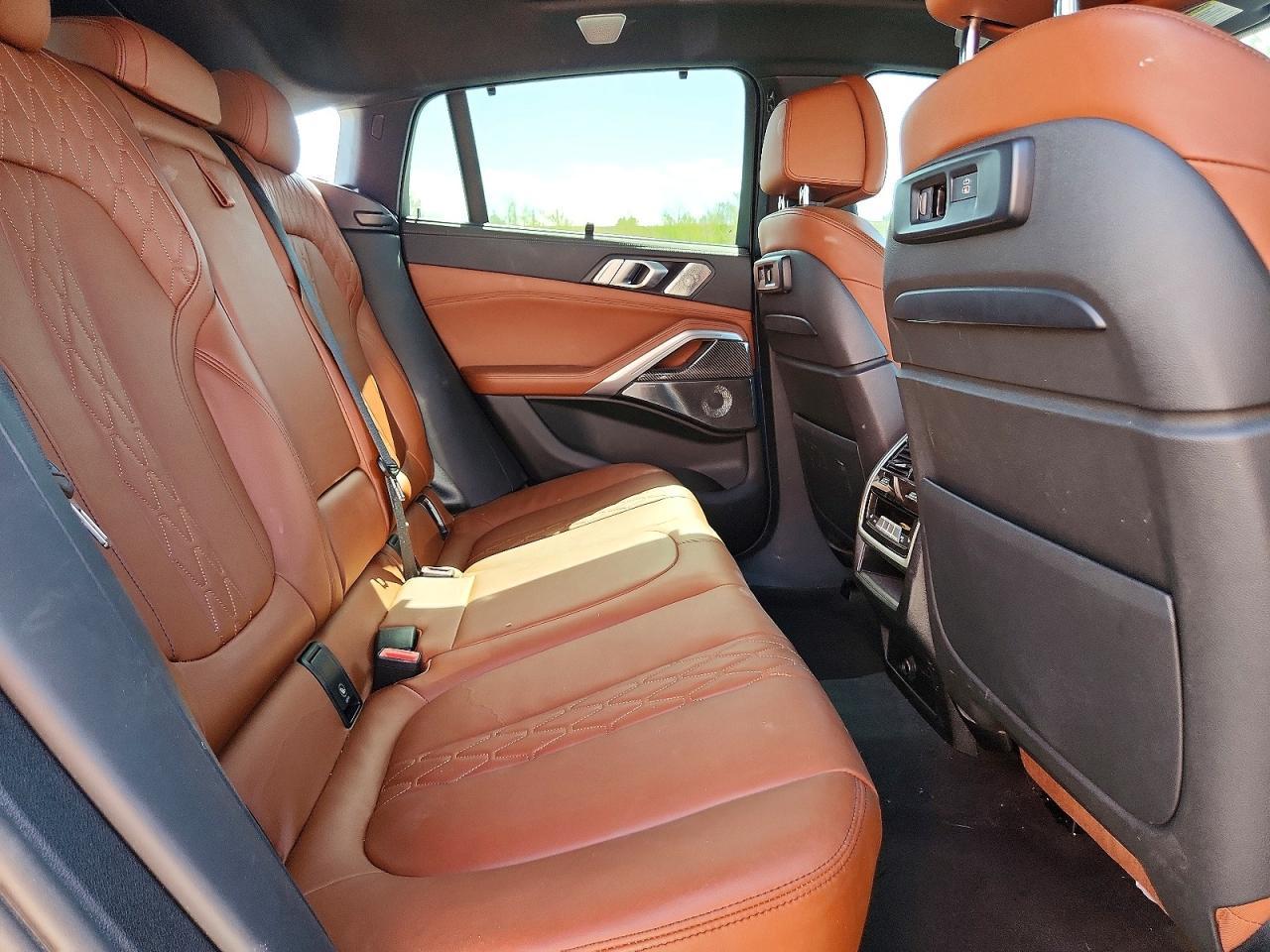 2022 BMW X6