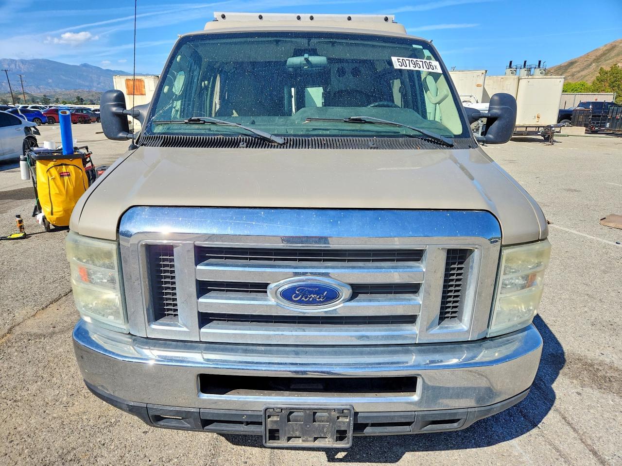 2009 FORD Econoline E350