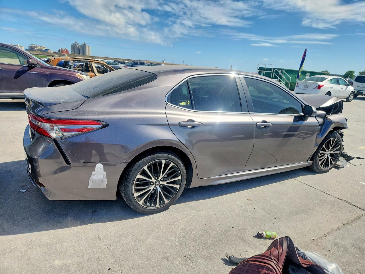 2018 TOYOTA CAMRY